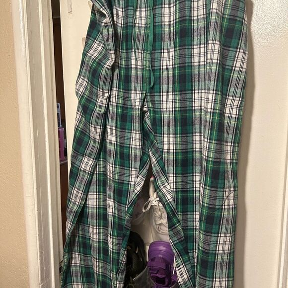 NWOT Green and White Plaid PJ Bottoms - Picture 7 of 7
